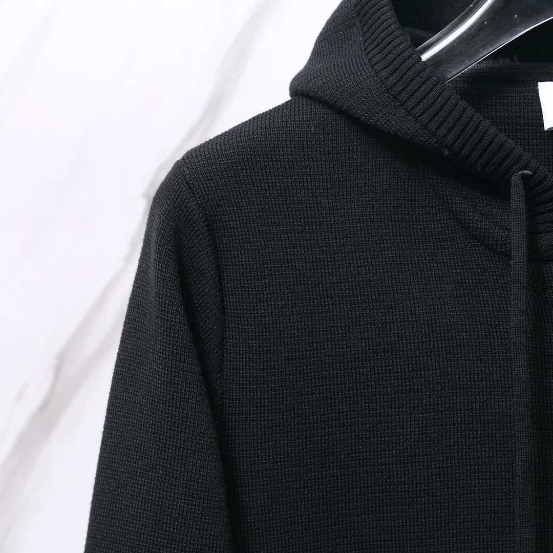 ：M 24（TB ） THOM BROWNE .TB TB Breathable Same Style ：White/Gray/Navy Blue/Black Size：1/2/3/4